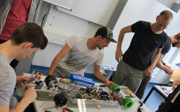 tag-d-off-projekt-2016_b101_electric-longboard_03.jpg (DE)