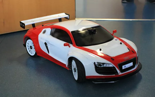 tag-d-off-projekt-2016_b137_elektronikentwicklung-am-modellfahrzeug_01.jpg (DE)