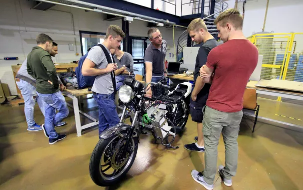 tag-d-off-projekt-2016_masch-halle_elektrobike_01.jpg (DE)
