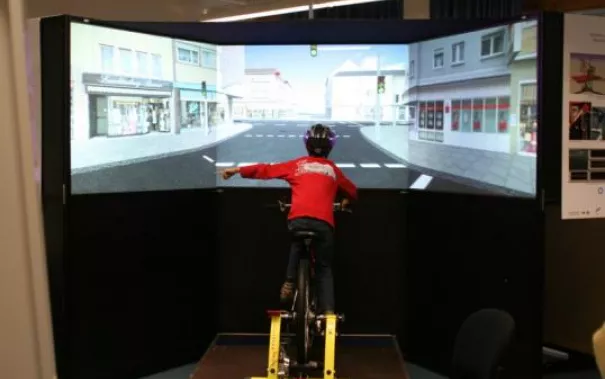 20150906_fbinf_research_ivc_fivis_verkehrstraining2_02.jpg (DE)