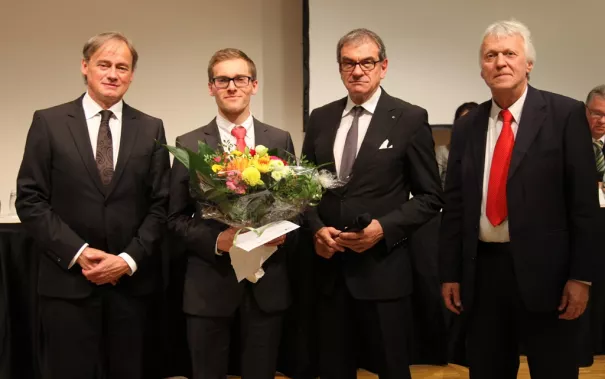 verleihung_der_foerderpreise_2014_foto_e._tritschler_fb06_engel-daniel_4270.jpg (DE)