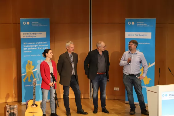 Gewinner Prof. Boden hält seine Ansprache 