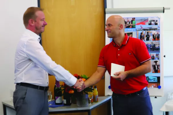 Dekan Prof. Dr. Sascha Alda mit Prof. Dr. Nico Hochgeschwender