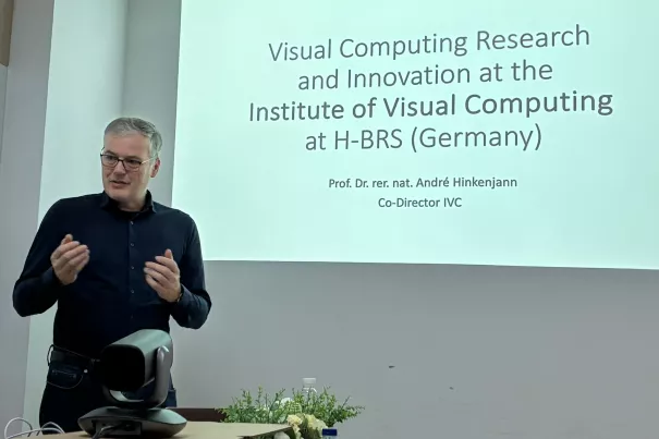 Prof. Dr. André Hinkenjann auf Einladung in China