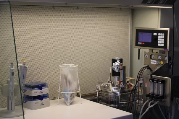 fb05_bio_zellkulturfermenter.jpg (DE)