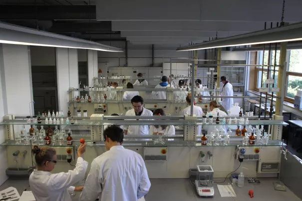 fb05_chemie_allgem.jpg (DE)