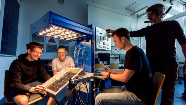 EMT Projektwoche Labor regenerative Energiesysteme 20220525 foto eric lichtenscheidt 13 fs22.jpg