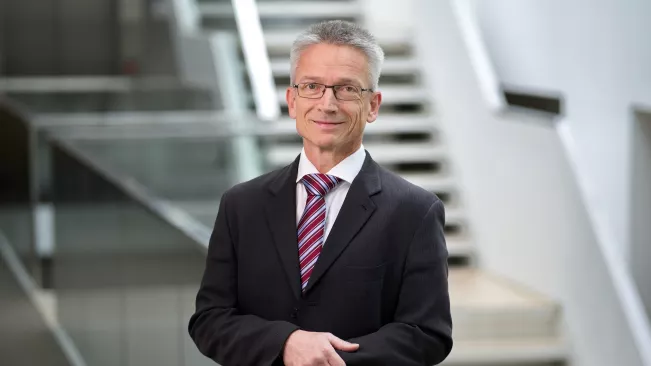 Prof Dr Peter Dolf_Porträt Ringvorlesung TUE 2023