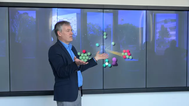 Prof. Dr. André Hinkenjann im Workshop zum Projekt ARVR.nrw - Offene Autorenwerkzeuge für kollaborative virtuelle Lernumgebungen