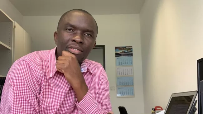 Portraet Arthur Ngasani 2024 b.jpg