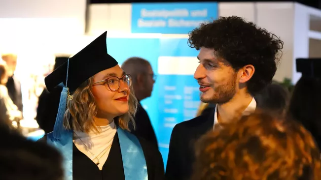 Absolventenfeier Telekom Dome StA 20251025 Foto Juri Kuestenmacher 156.JPG