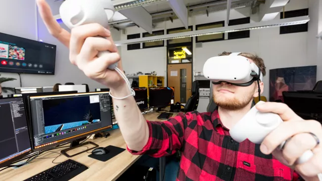 informatik_game_studio_sta_20220426_foto_eric_lichtenscheidt_25_fs22.jpg (DE)