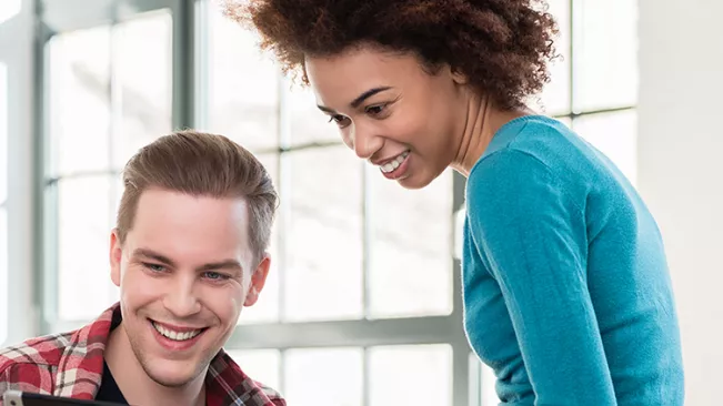 Studiengang Wirtschaftsinformatik colourbox 32904747 (DE)