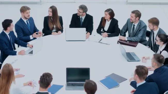 Besprechungssituation colourbox30280759.jpg (DE)