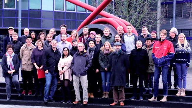 exergames_gruppenfoto_vorplatz_sta_201801_foto_i._rothe_cut.jpg (DE)