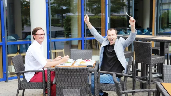 mensa_neuer_aussenbereich_0104.jpg(DE)