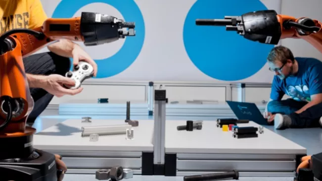 roboter kuka youbot fbinf 20130514.jpg (DE)