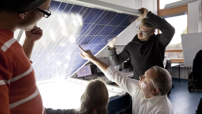 131014_hbrs_sta_labor_erneuerbare_energie_20.jpg(DE)