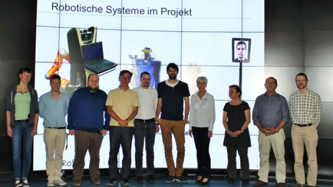 20150710_fbinf-kw_emorobot_workshop_gruppenfoto_img_1193_3.jpg (DE)