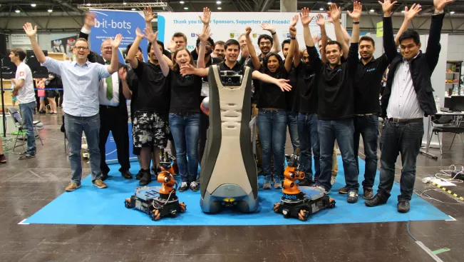 20160629_fbinf_team_robocup2016leipzig_b-it-bots-team_kw_bild062.jpeg (DE)