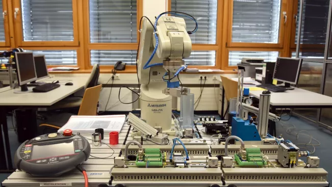 20200212_labor-robotertechnik_web_08 (DE)