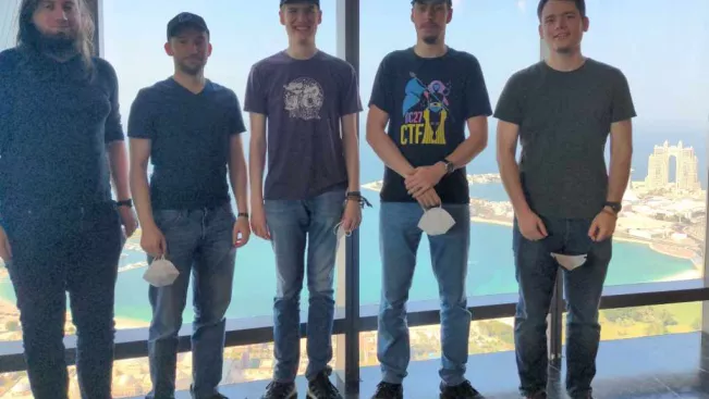 20211125_htb_abudhabi_redrocket_img_20211123_140245-g.jpg (DE)