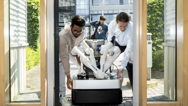 Informatik MAS Roboter 20220503 foto eric lichtenscheidt 12 fs22.jpg