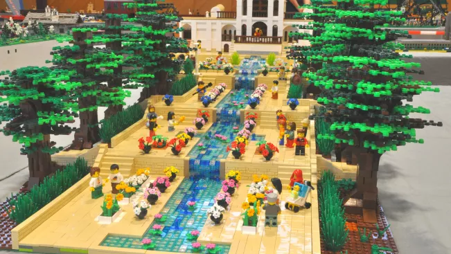 Lego Ausstellung ABSolut Steinchen persischer Garten Park 2022 Foto Stefan Vorst.jpg
