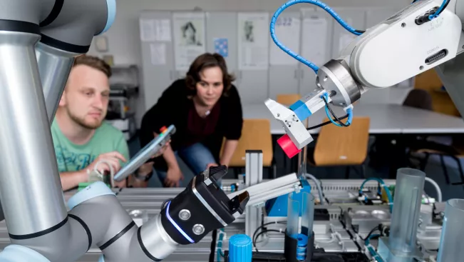 TREE Labor Robotik StA 20220512 foto eric lichtenscheidt 05 fs22.jpg