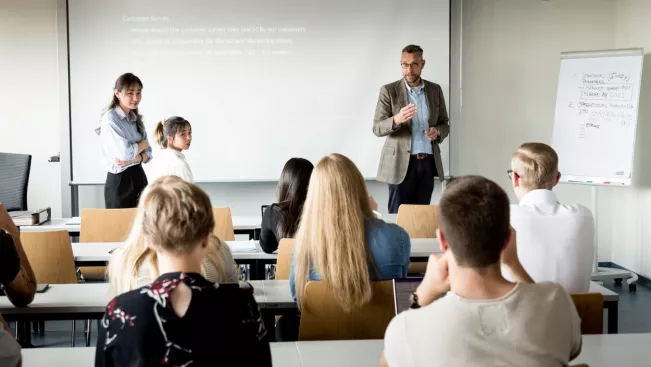 wiwi hoersaal lehre vorlesung 20220506 foto eric lichtenscheidt 80 fs22.jpg