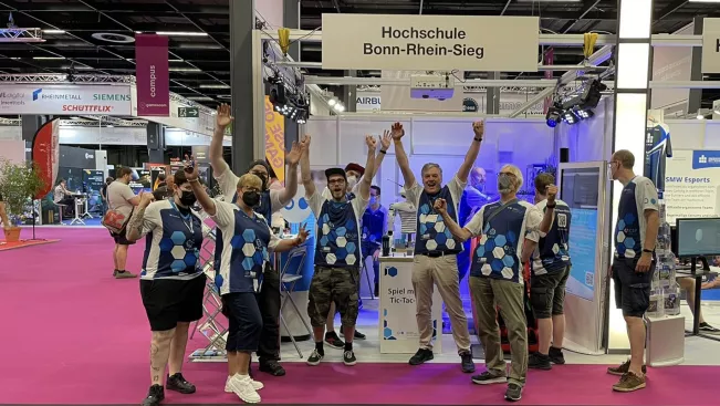 20220824_fbinf_gamescom_2022_miriam_thues.jpg