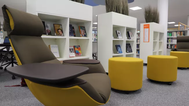 Sessel in der Bibliothek