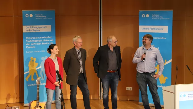 Gewinner Prof. Boden hält seine Ansprache 