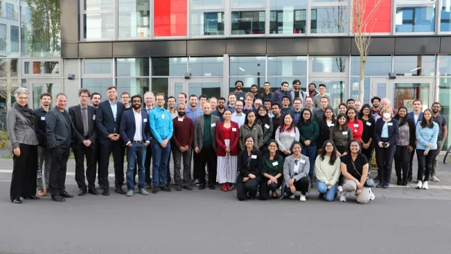 b-it 20Jahre Feier Jubilaeum Gruppenbild 20221111 Foto Kira Wazinski 331.JPG