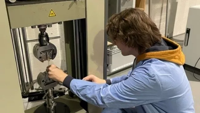 Chemie-Leistungskurse des Peter-Joerres-Gymnasiums aus Bad Neuenahr zu Besuch 2
