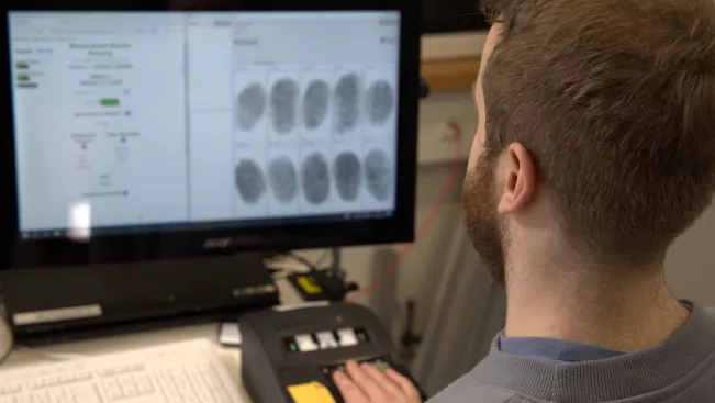 BEZ_Biolab_Fingerabdruckscanner