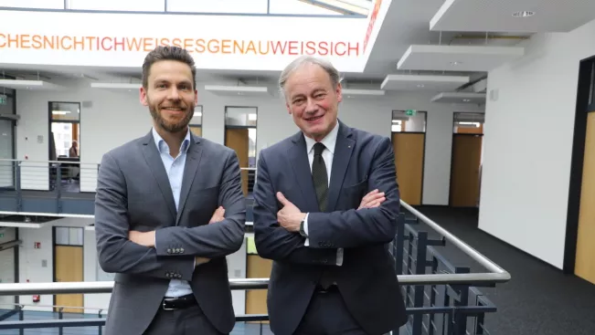 20230417 Professor Thomas Deckers Ernennung