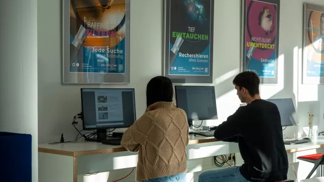 PC-Arbeitsplätze in der Bibliothek