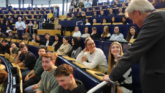 20230925 Erstsemesterbegrüßung Audimax_Foto Juri Kuestenmacher