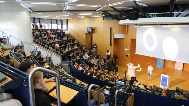 Welcome Erstsemester Audimax StA 20230925 Foto Juri Kuestenmacher 008