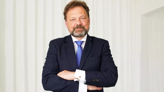 Dr. Philipp Ackermann