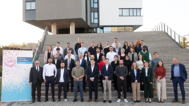 IHK_Bestenehrung-Gruppenbild