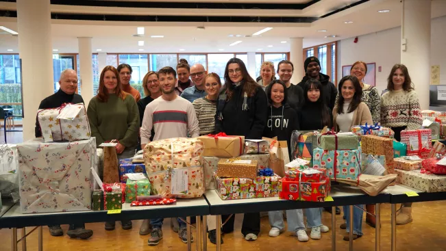 Geschenkeausgabe Wunschbaum Sankt Augustin und Rheinbach 2023