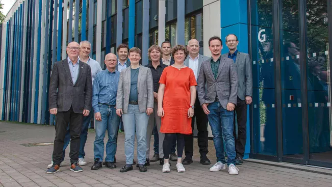 TREE Gruppenfoto mit Beirat und Angehörigen (2024)