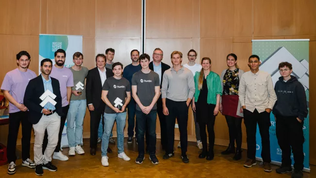 Gruppenfoto Teilnehmer Start-up Cup 2024