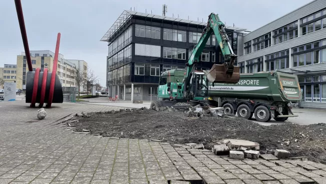 Bauarbeiten Campus StA Entsiegelung 20240221 Foto Daniela Greulich 01.JPG