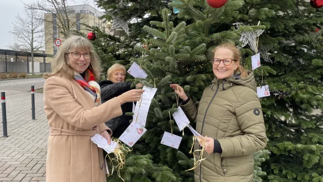 2025-11-27 Wunschbaum Start StA 2b Foto Daniela Greulich