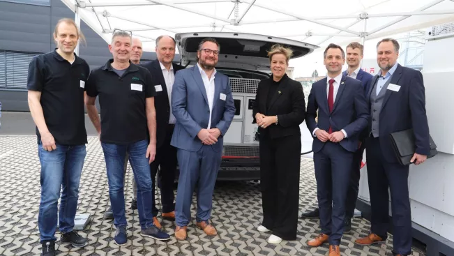 Unternehmensbesuch ZERA mit Mona Neubaur 2026-03-13_Foto H-BRS (2)