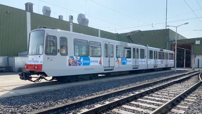 25_jahre_jubilaeums_h-brs_express_1_bahn_werbung_66_202003_foto_baedeker.jpg (DE)