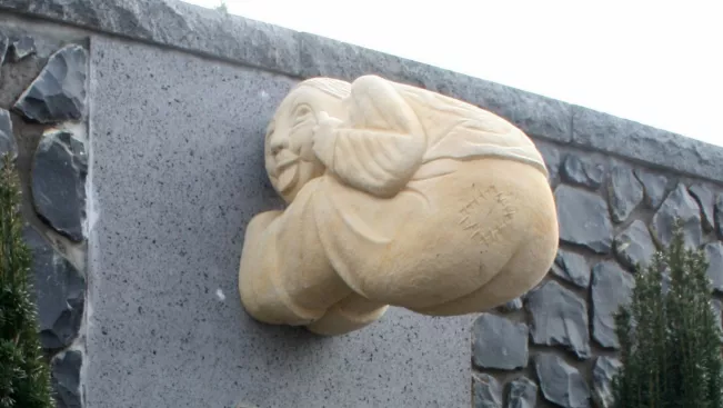 bonn-beuel_brueckenmaennchen_20080323_cc-by-3.0_ausschnitt.jpg (DE)